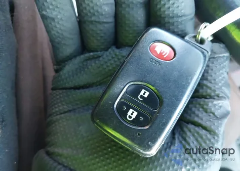 2011 Toyota Rav4 Limited z USA, uszkodzony, nr VIN 2T3DF4DV4BW112733